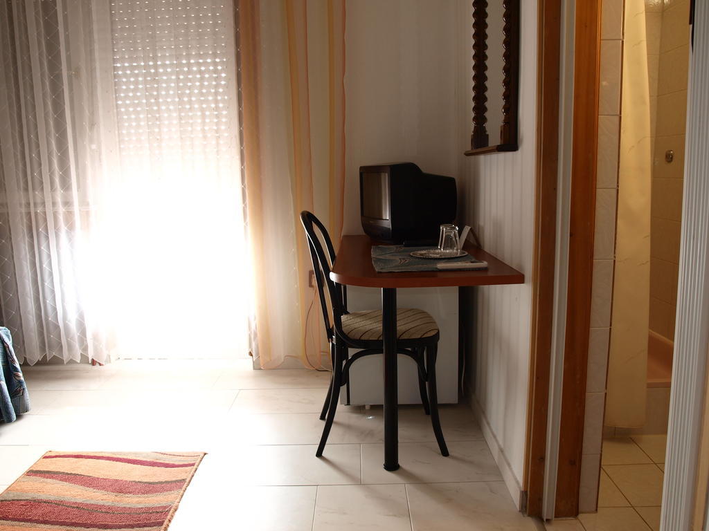 Angela Panzio Bed & Breakfast บาแรตจูวิฟาลู ห้อง รูปภาพ